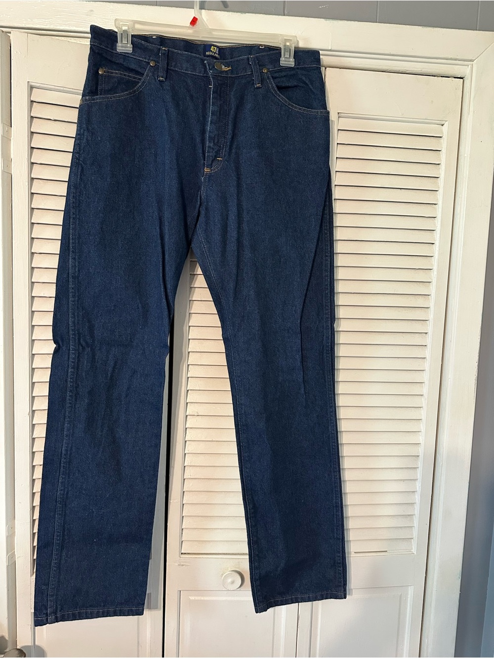 Wrangler Men's Dark Blue Straight Leg Jeans Size 36x34 Classic Denim